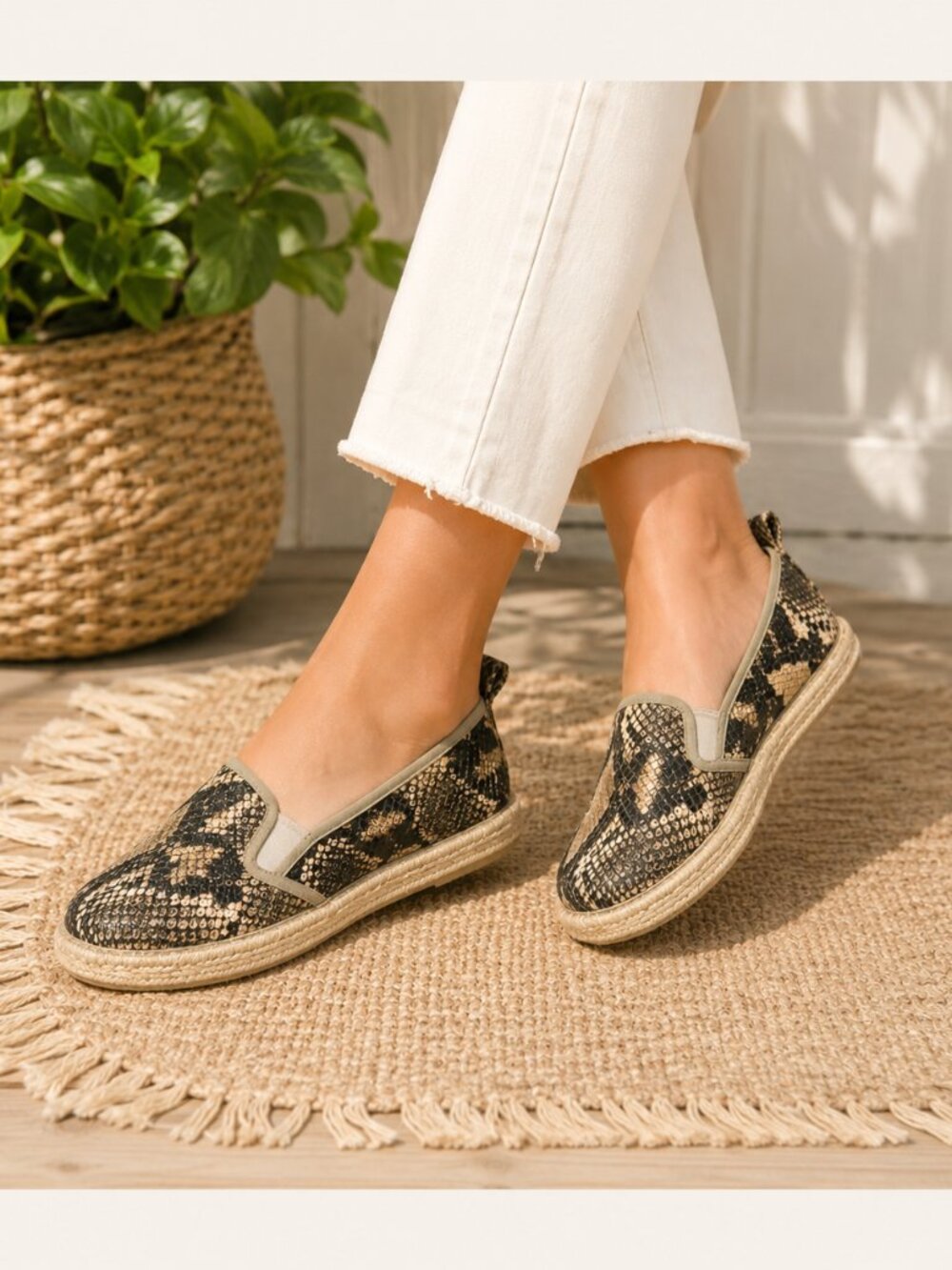 Clarks Collection Soft Cushion Snake Print Espadrille Slip-On Flats Women's 7.5M